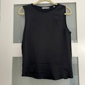 Vince black silk/angora mix crew neck sleeveless tank. Size xs. Gently worn